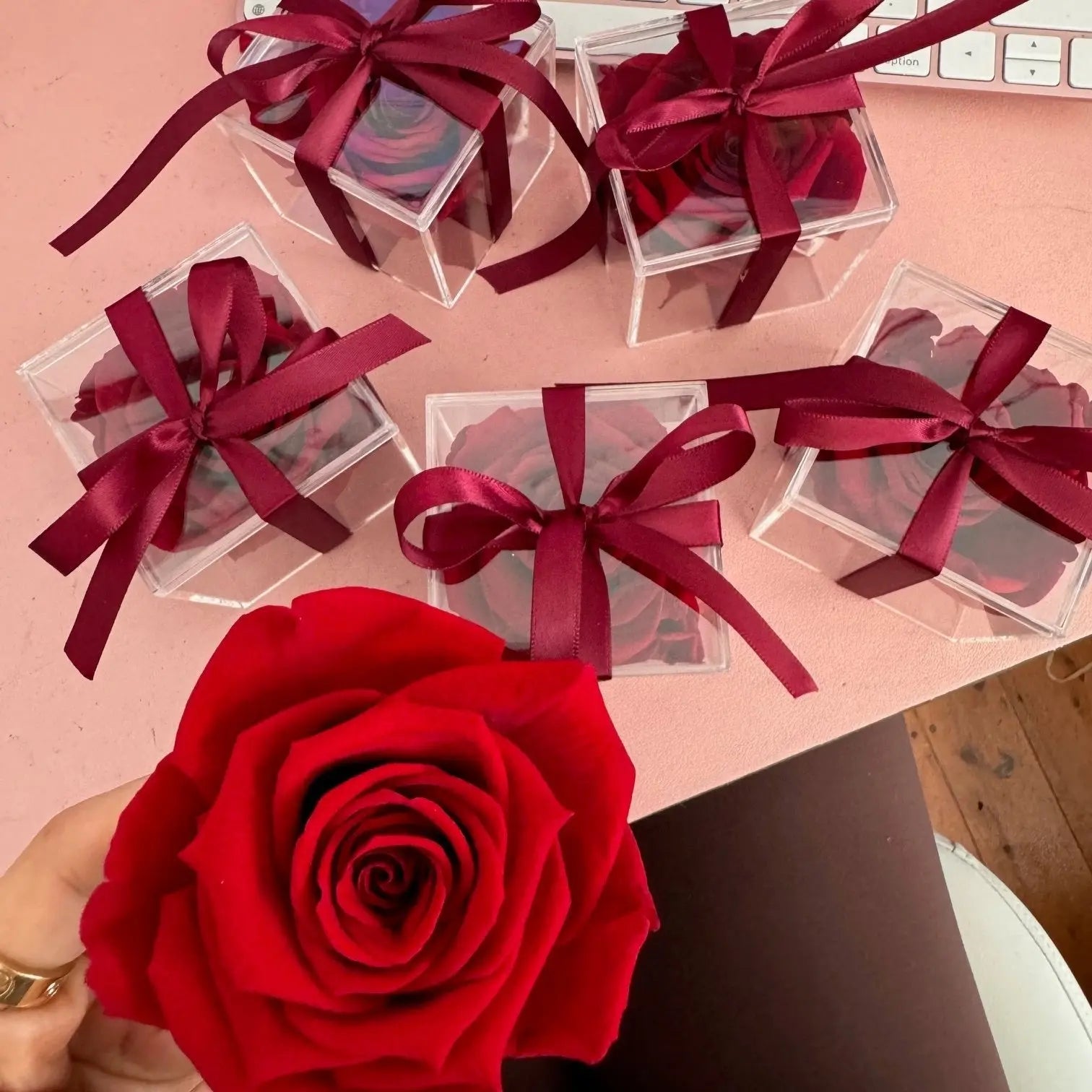 ACRYLIC BOX : Red Everlasting Rose - Fleur Du Luxe
