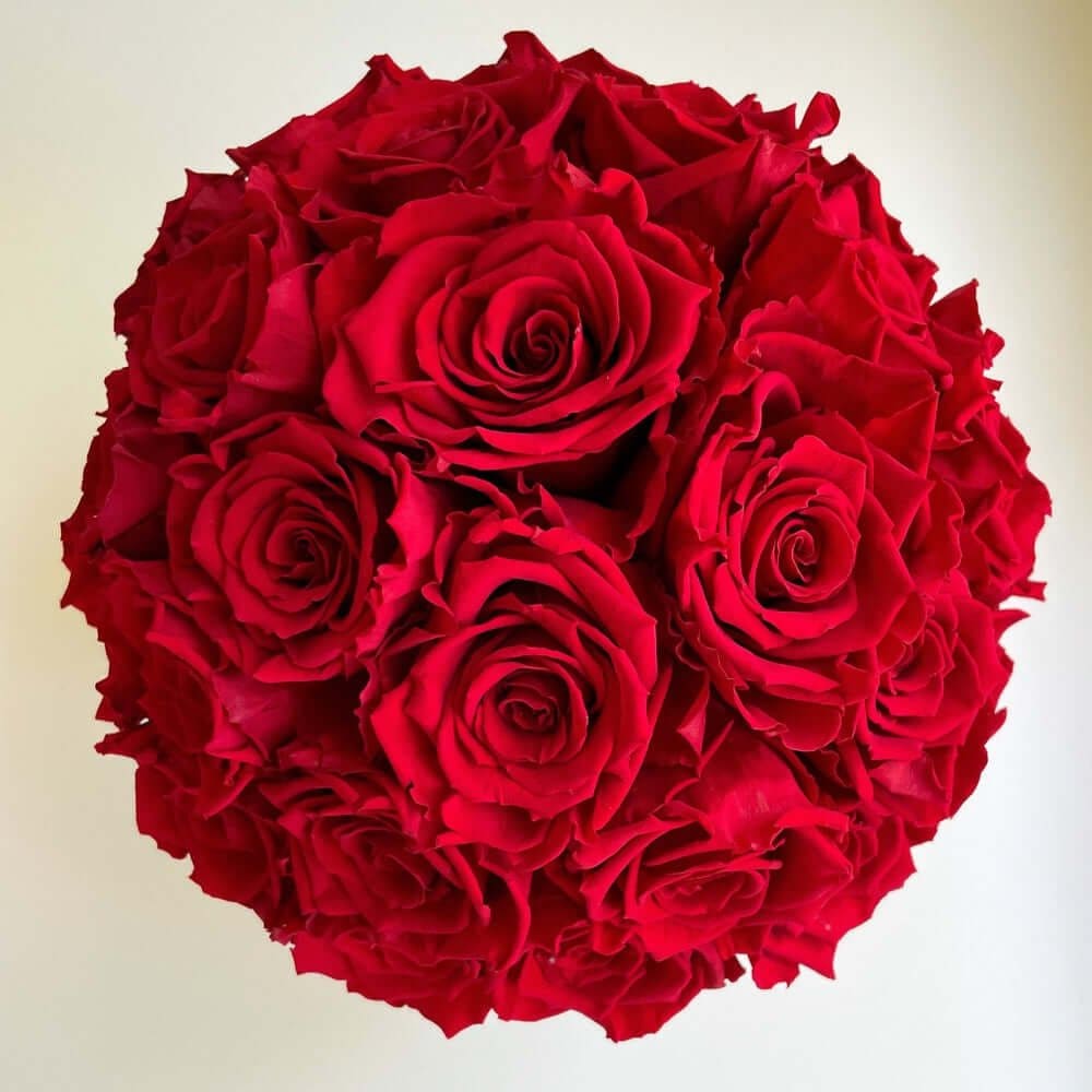 GOLD RIBBED POT: 30 Everlasting Roses - Fleur Du Luxe