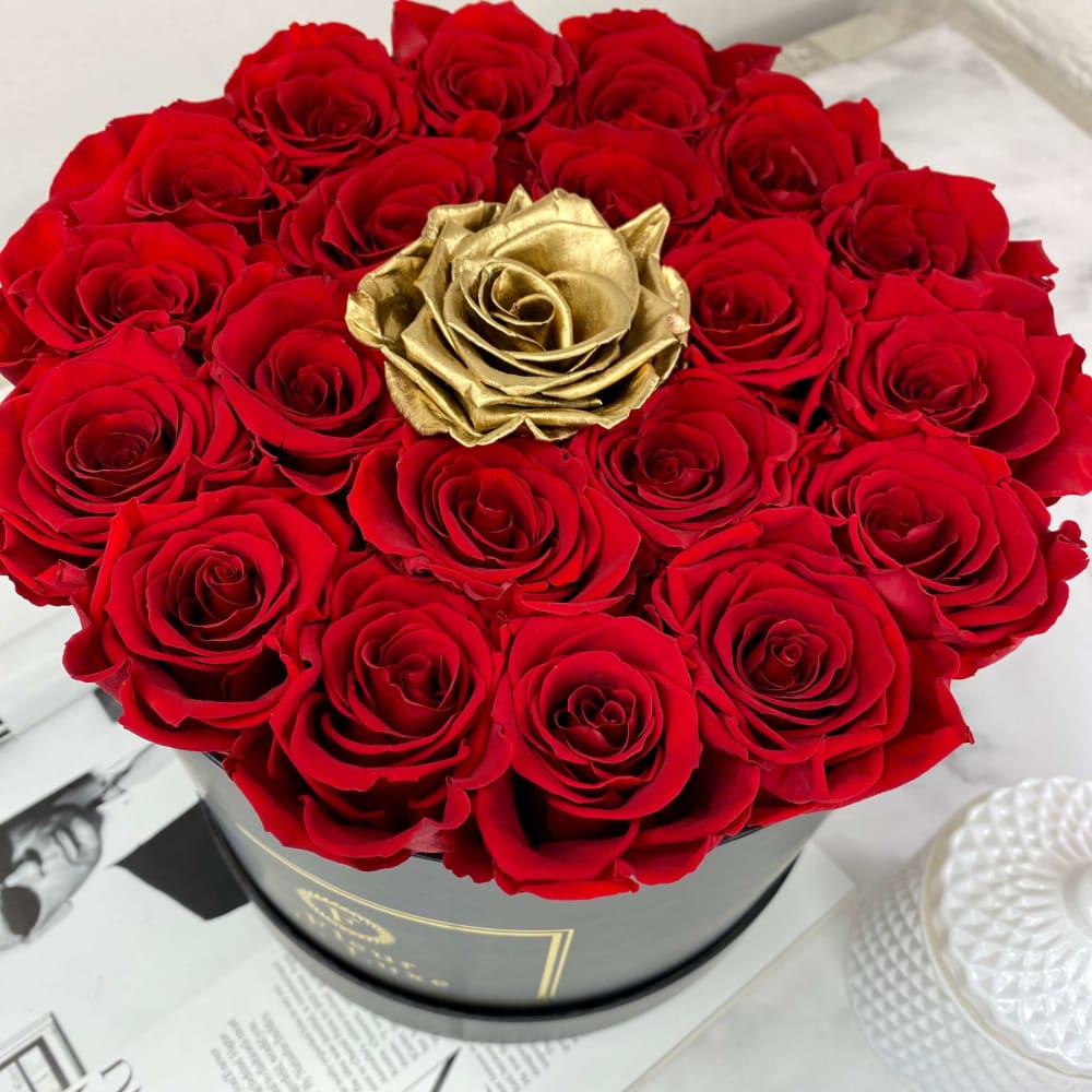 GOLD ROSES: Center Special Round Box