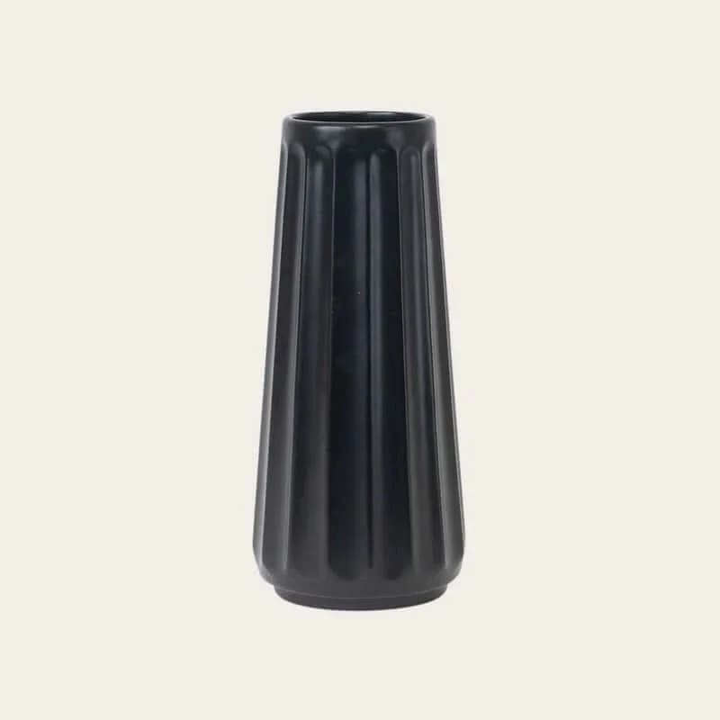 HOME: Ceramic Vase - Black - Homewares