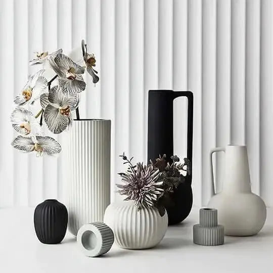 HOME: White Ribbed Pot - Fleur Du Luxe