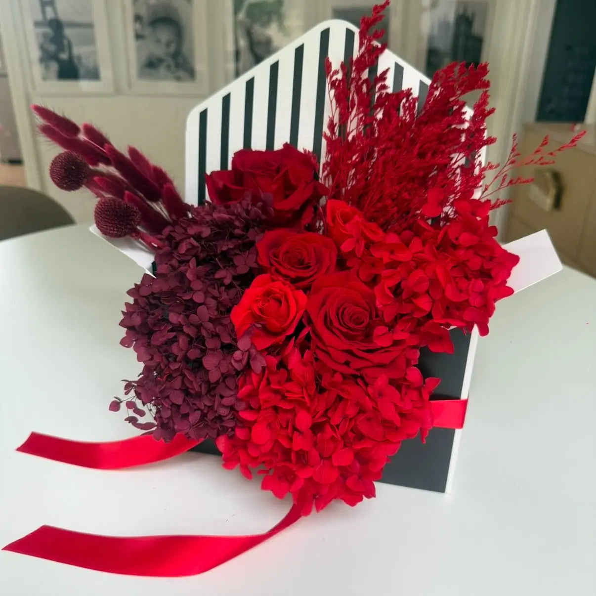 LARGE FLOWER ENVELOPE: Everlasting Red Rose Mix - Fleur Du Luxe