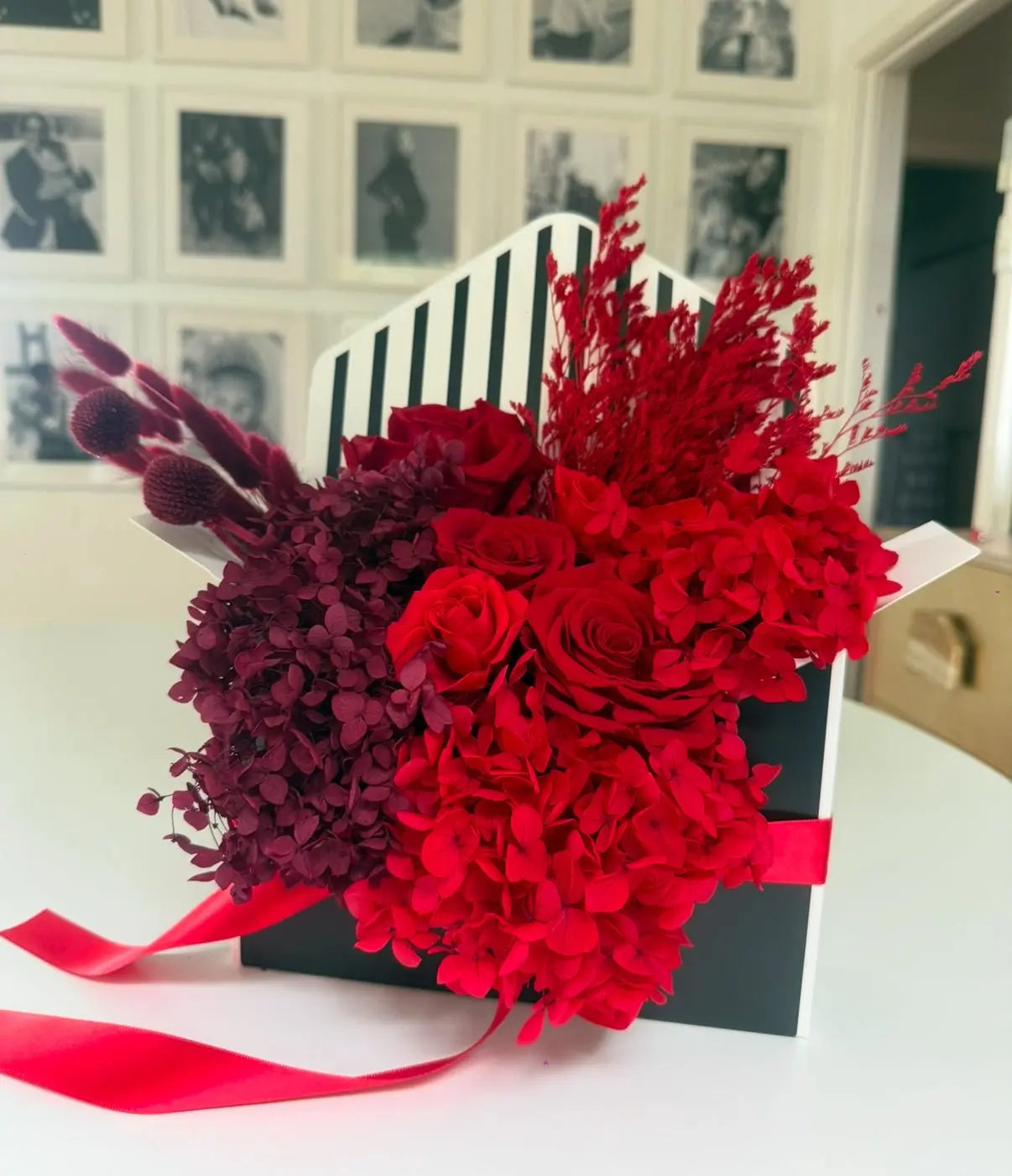 LARGE FLOWER ENVELOPE: Everlasting Red Rose Mix - Fleur Du Luxe