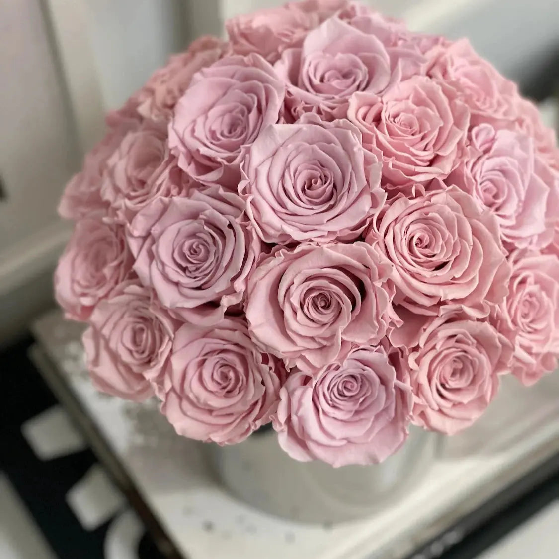 Fleur du Luxe luxury flowers – everlasting pale pink roses in silver pot