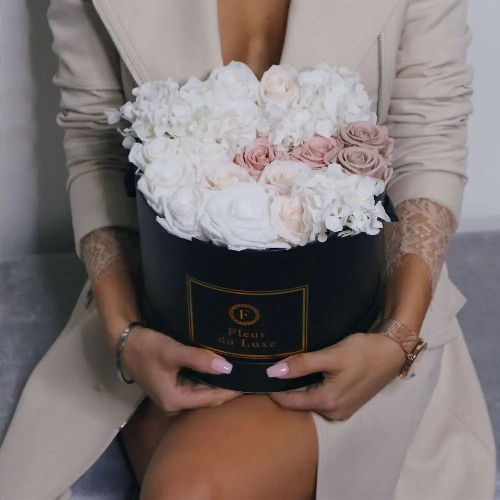ROUND BOX : Mixed Hydrangea Baby Pink - Fleur Du Luxe