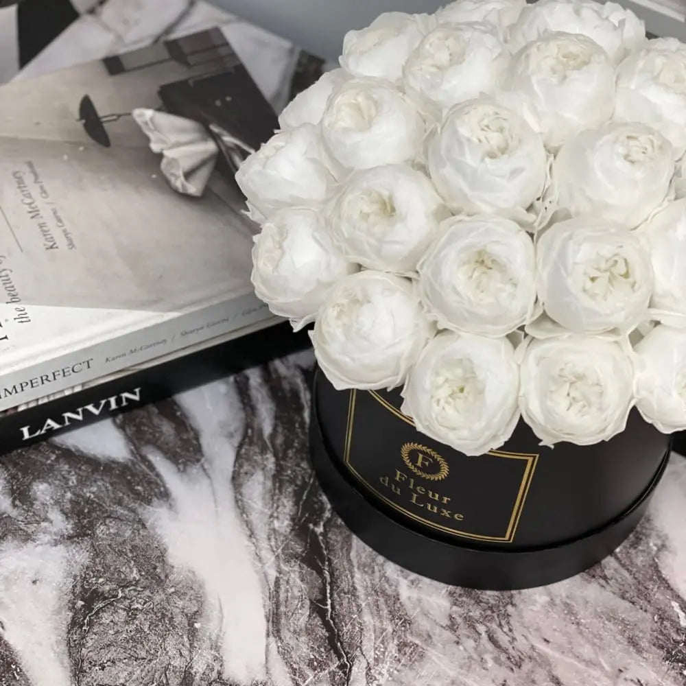 ROUND BOX : Preserved White Peonies That Last 3 Years! - Fleur Du Luxe