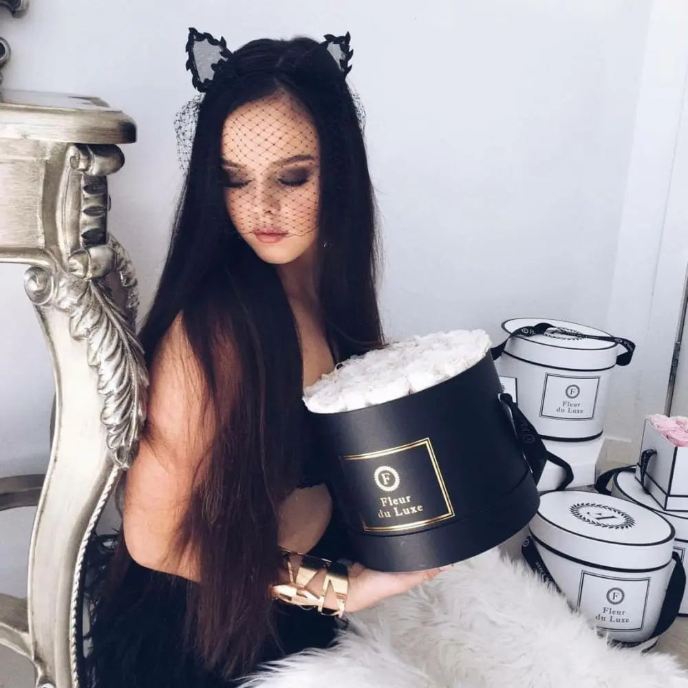 ROUND BOX : Signature Roses Velvet Black - Fleur Du Luxe