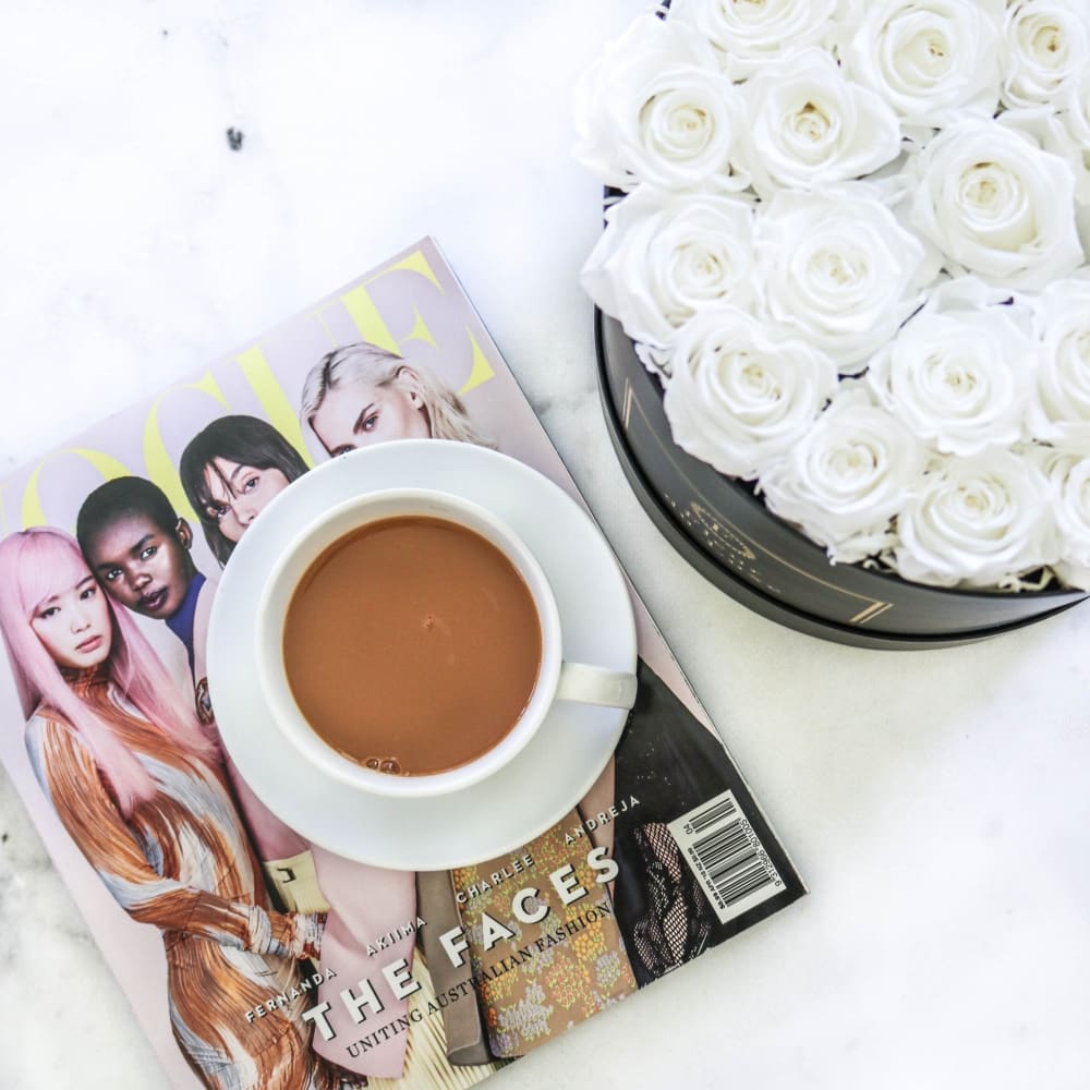 ROUND BOX: Signature Roses White - Flowers