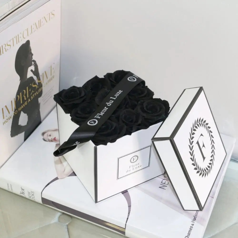 SQUARE BOX: Black Roses - Lasting Years! - Fleur Du Luxe