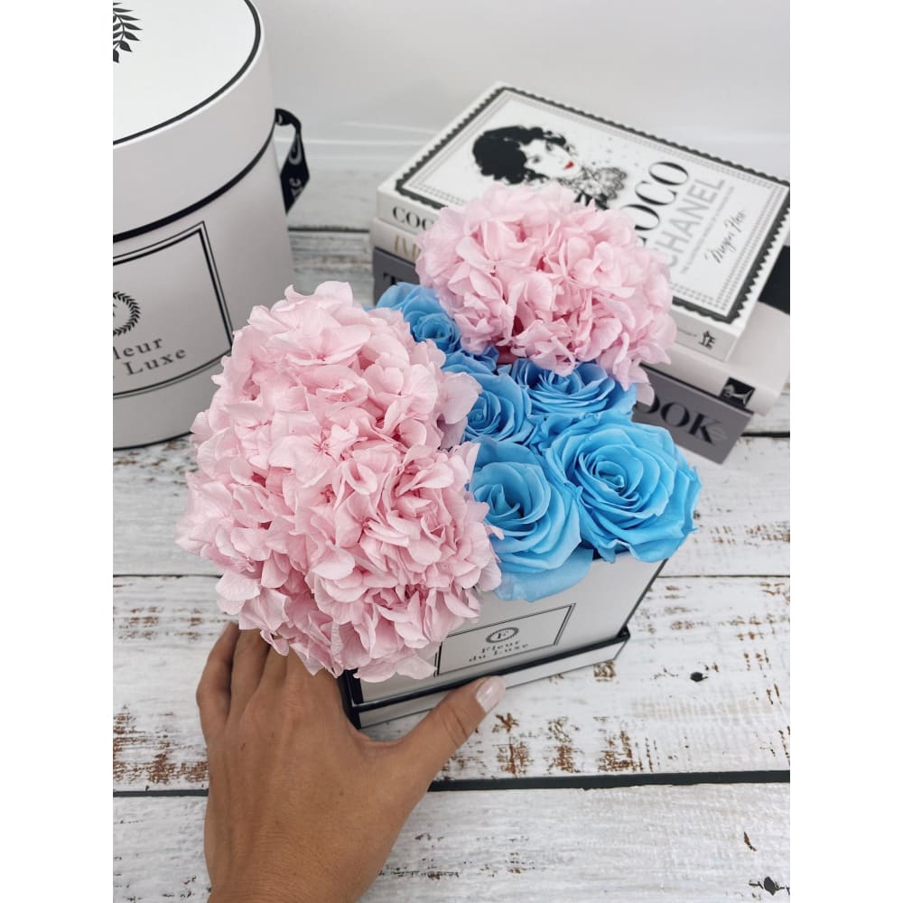 SQUARE BOX: Hydrangea Mix Baby Blue + Baby Pink - Flowers