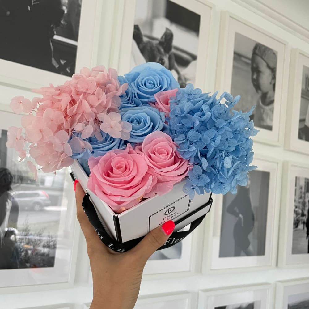 SQUARE BOX: Hydrangea Mix Baby Blue + Baby Pink - White -