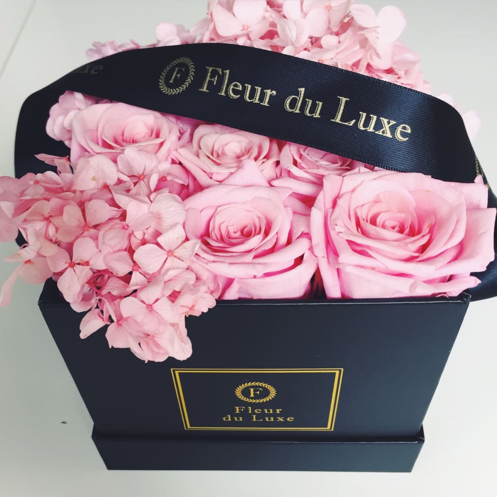 SQUARE BOX: Hydrangea Mix Baby Pink - Baby Pink / Black -