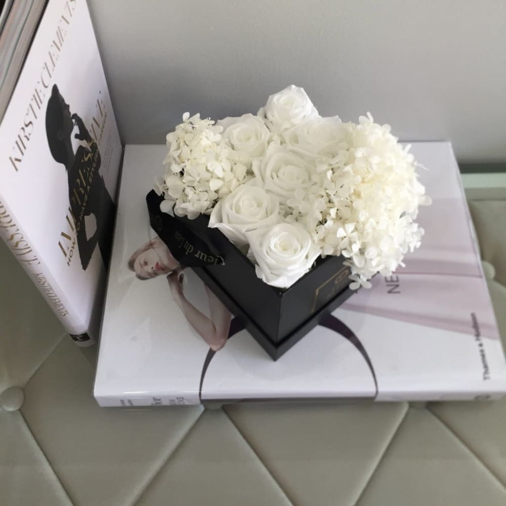 SQUARE BOX: Hydrangea Mix Baby Pink - White + White / Black