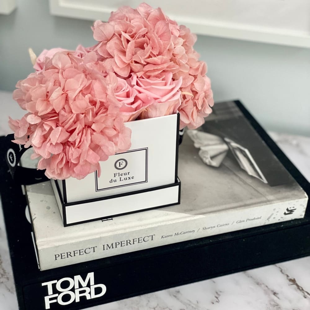 SQUARE BOX: Hydrangea Mix Baby Pink - Baby Pink / White -