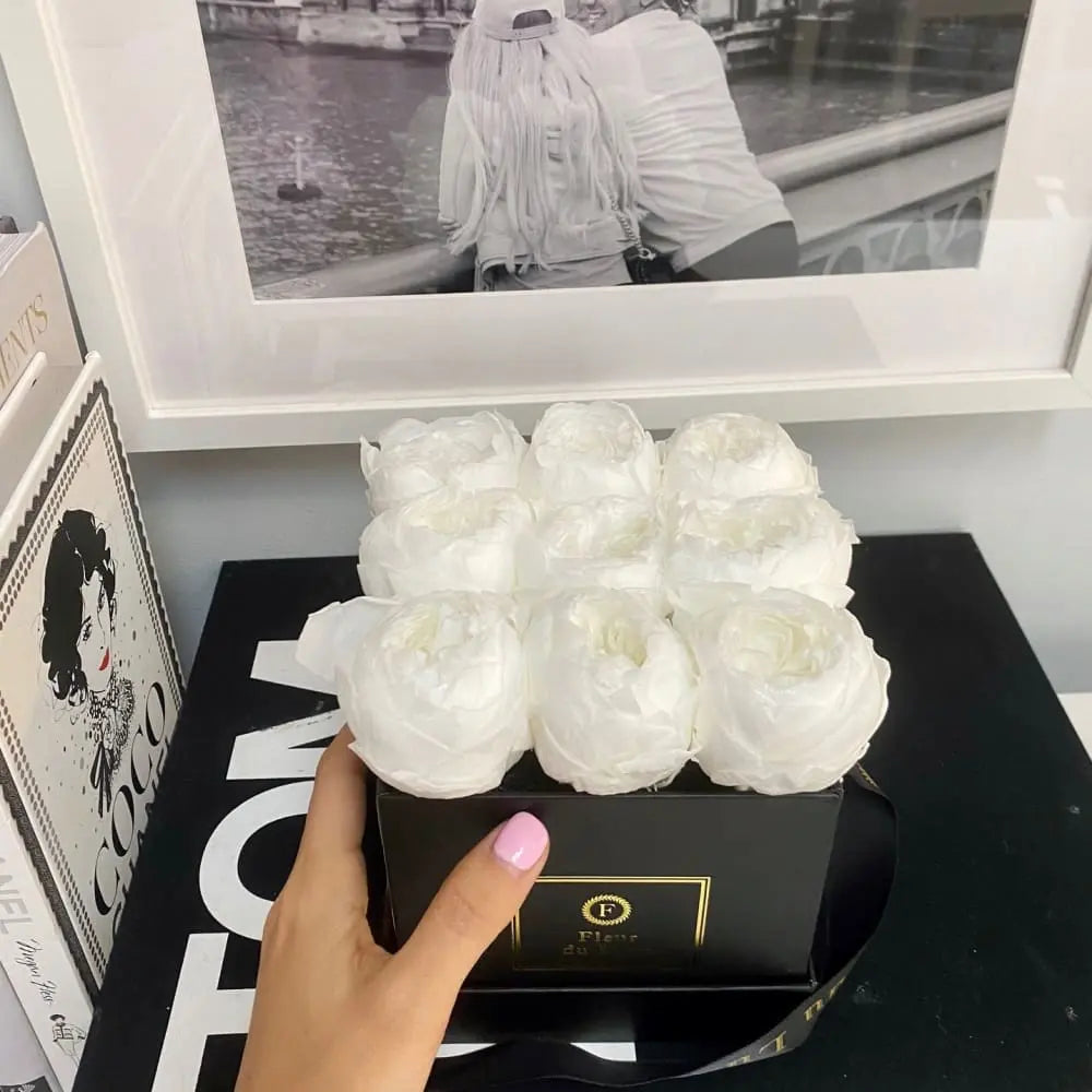 SQUARE BOX : White Peonies - Fleur Du Luxe