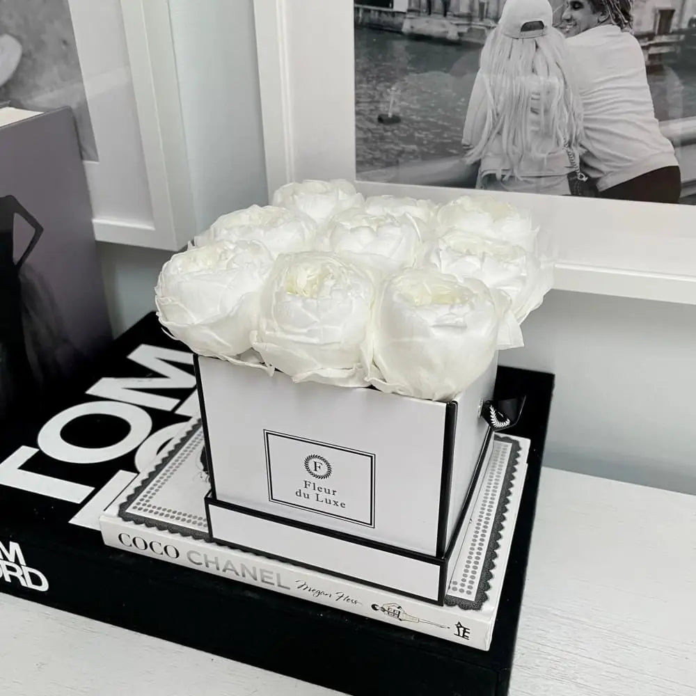 SQUARE BOX : White Peonies - Fleur Du Luxe