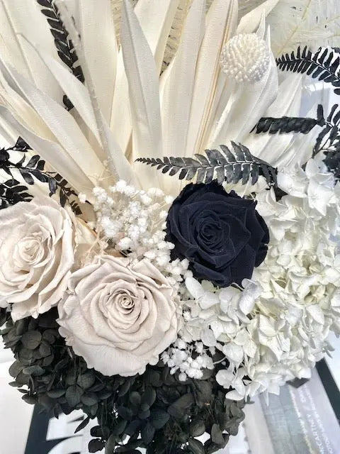 DRIED FLOWERS: Black & White Monochrome - Fleur Du Luxe