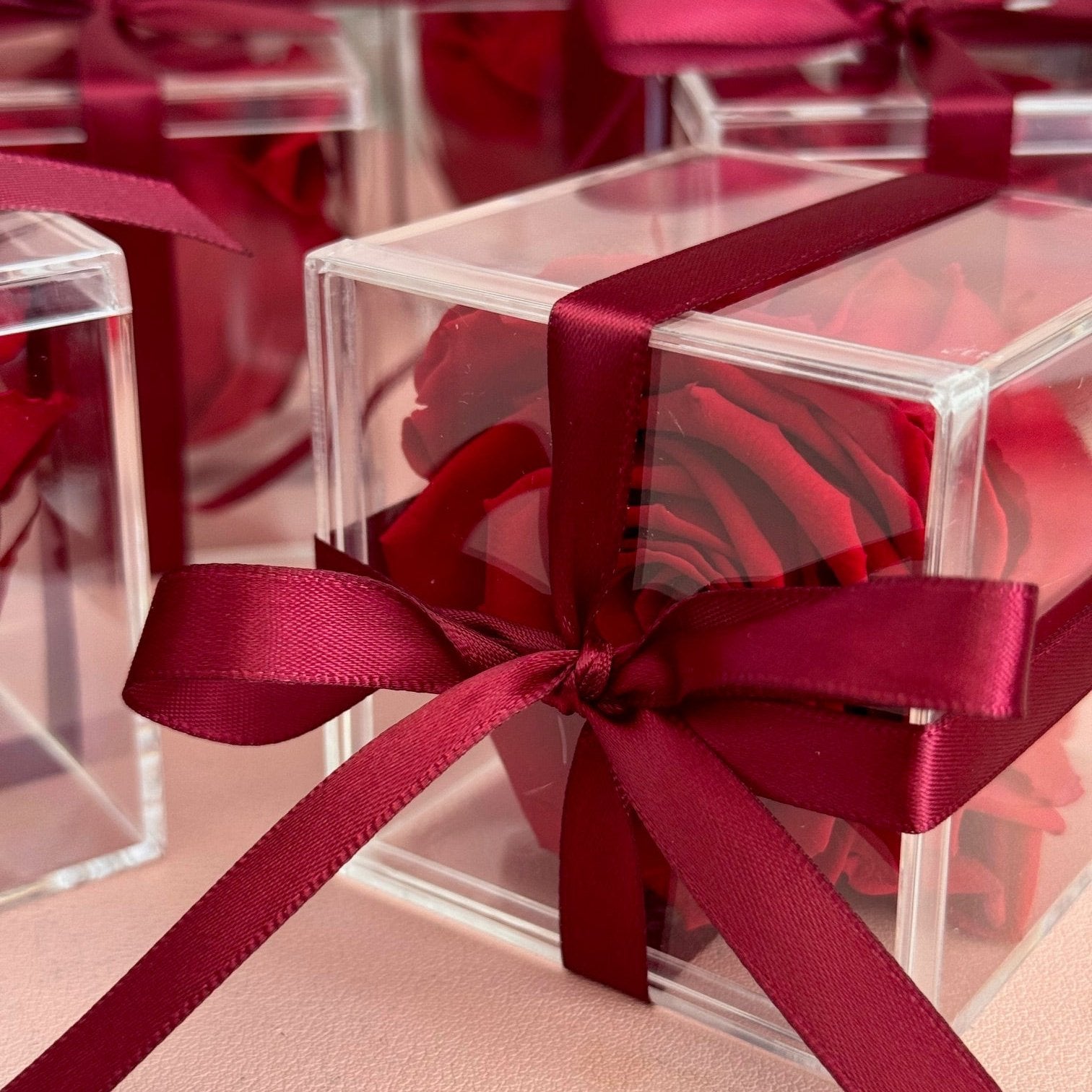 ACRYLIC BOX : Red Everlasting Rose - Fleur Du Luxe