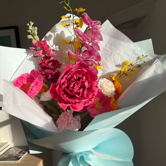 ARTIFICIAL BLOOMS: A bright bouquet - Fleur Du Luxe