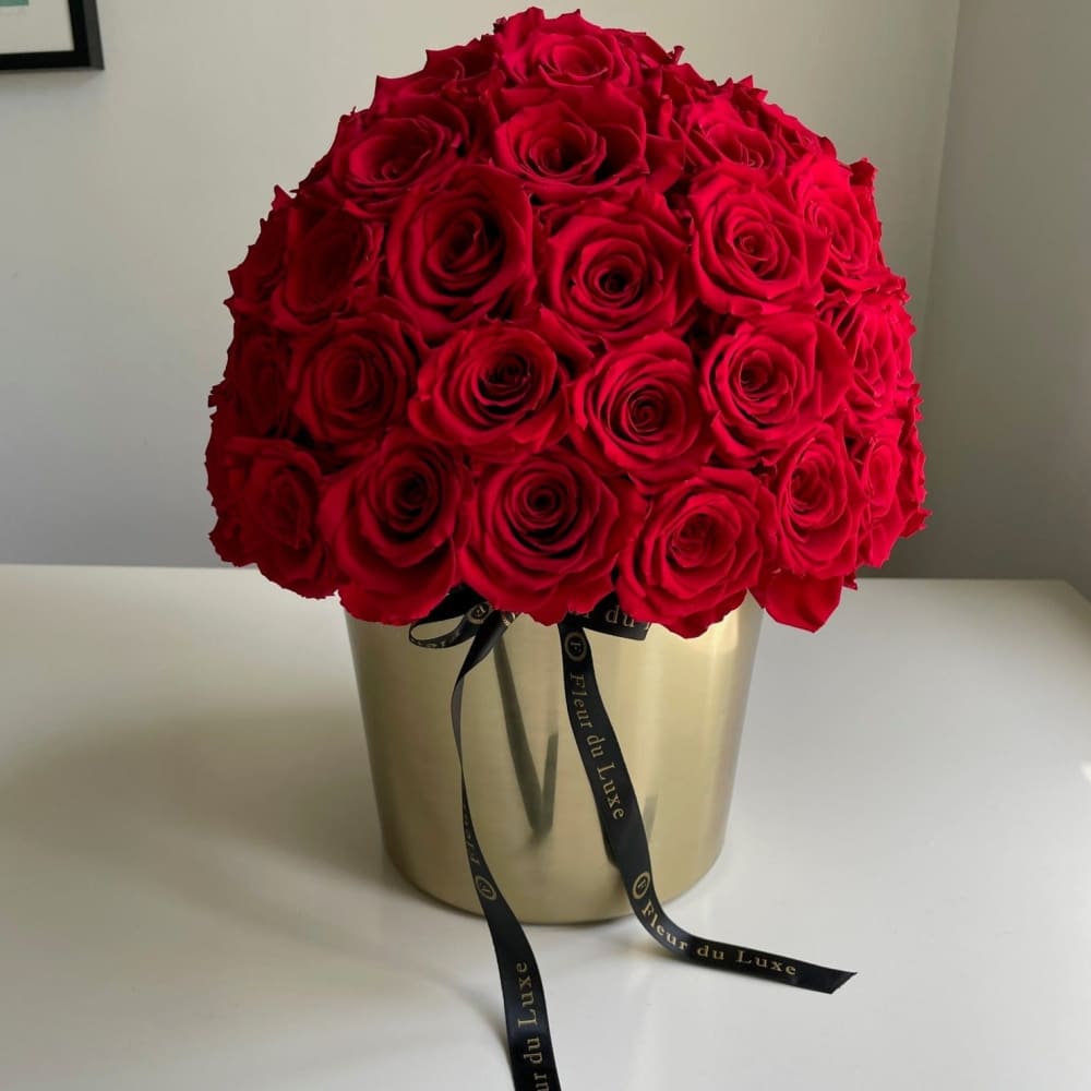 Everlasting Roses in a Dome |Gold Stainless Steel - Fleur Du Luxe
