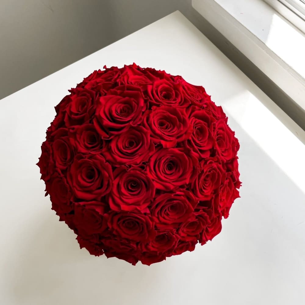 Everlasting Roses in a Dome |Gold Stainless Steel - Fleur Du Luxe