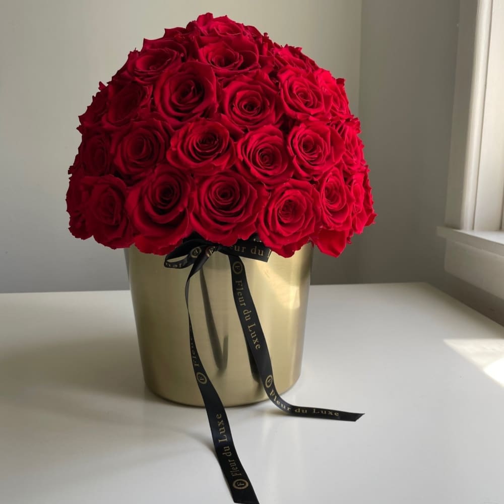 Everlasting Roses in a Dome |Gold Stainless Steel - Fleur Du Luxe