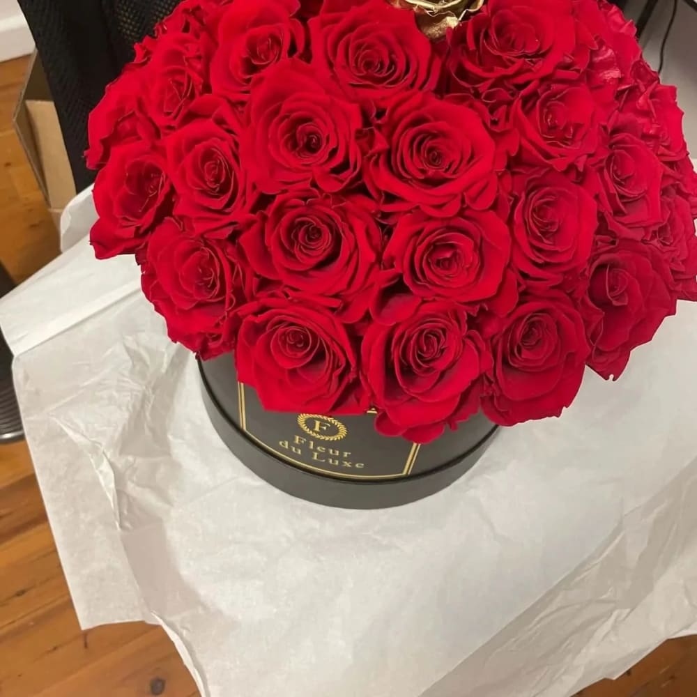 Grand gesture of 50 red roses - Red / White - Flowers
