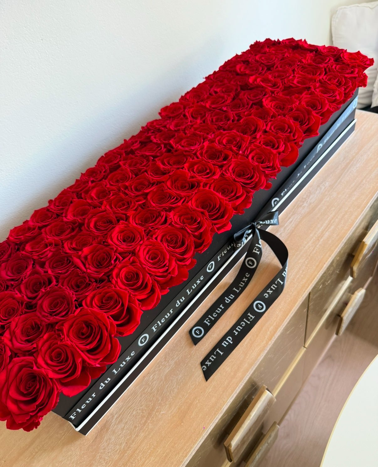 LONG BOX: Grand Gesture 80 - 100 Everlasting Roses - Fleur Du Luxe