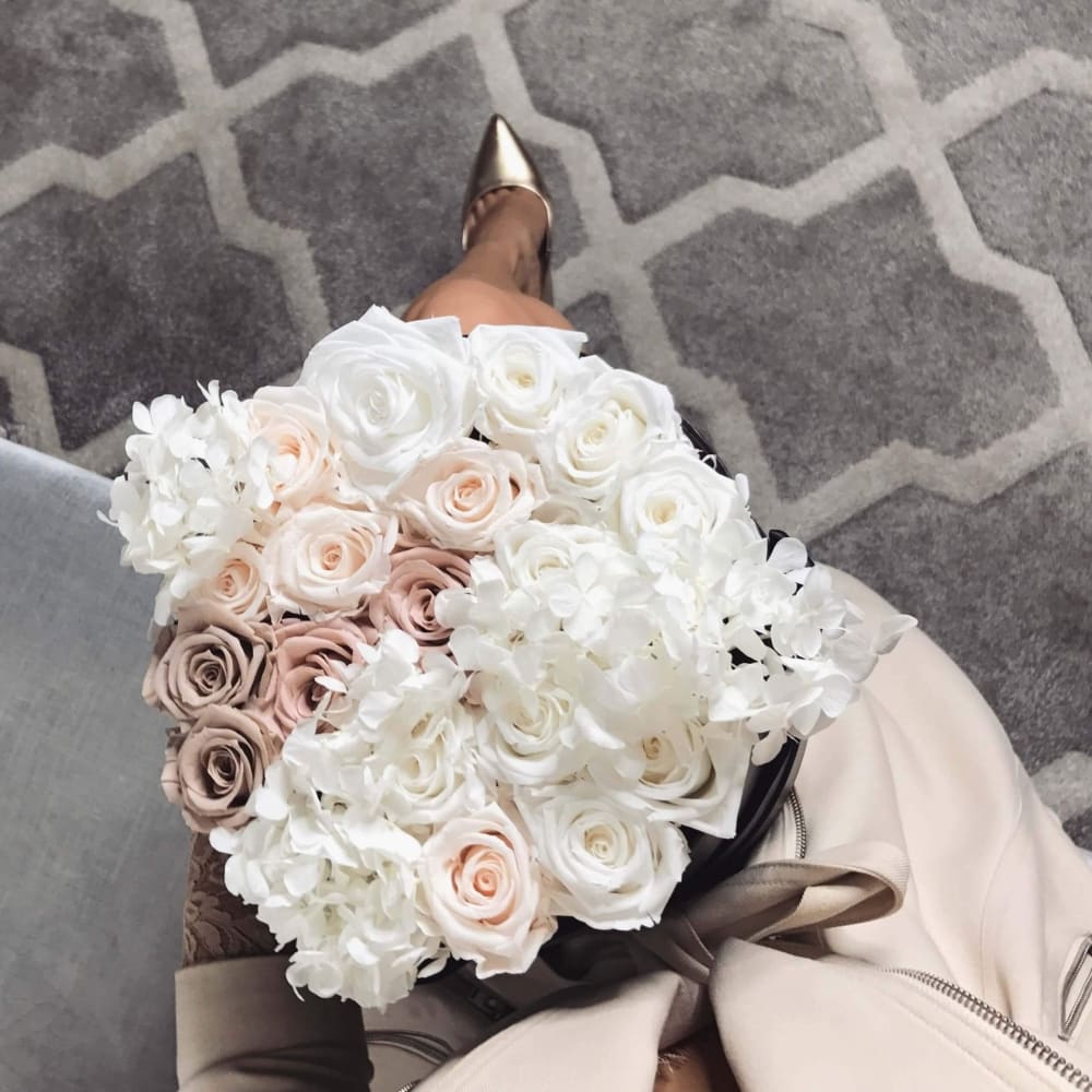 ROUND BOX : Mixed Hydrangea Baby Pink - Fleur Du Luxe
