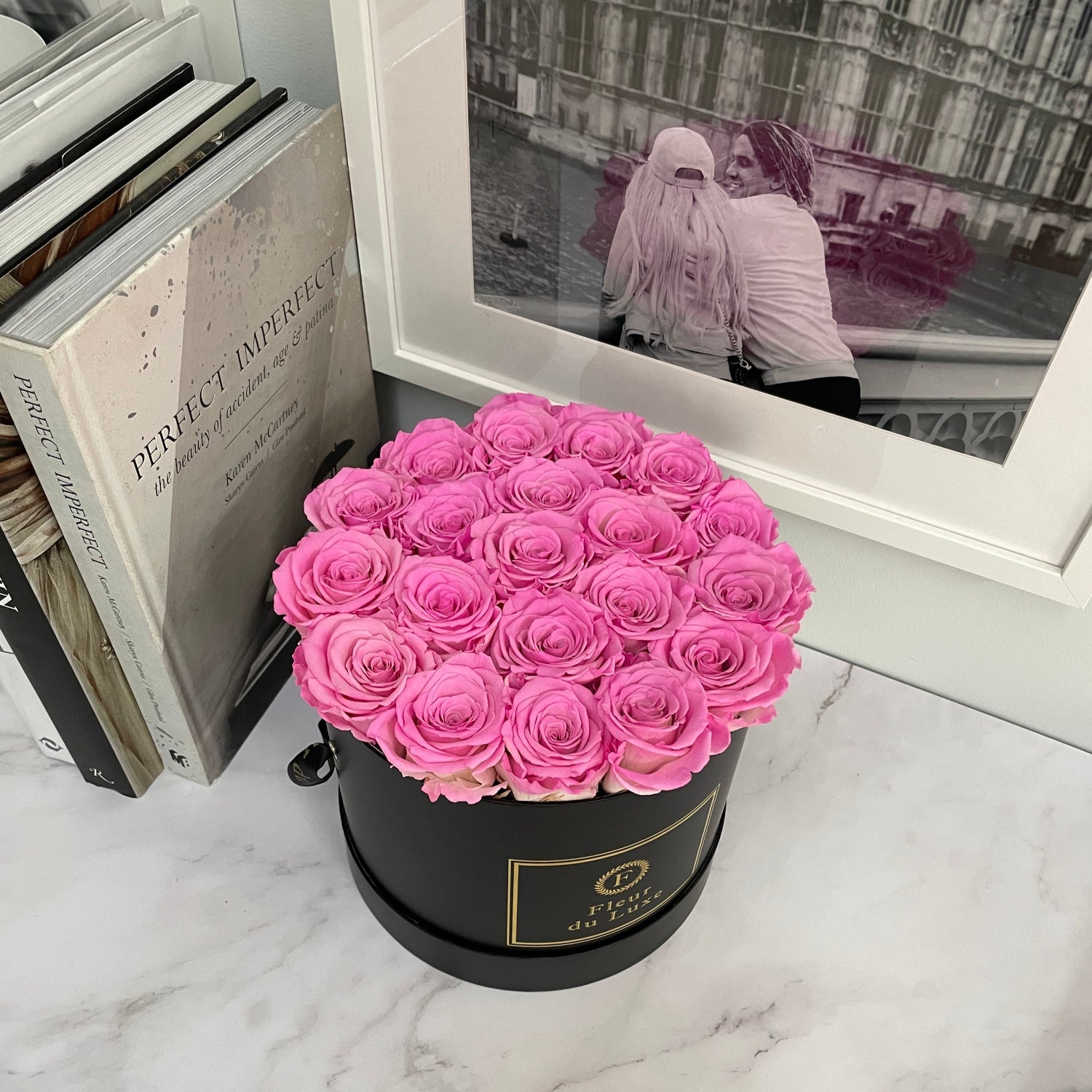 ROUND BOX : New York Bi - Colour Pink – Everlasting Real Roses in Round Hat Box - Fleur Du Luxe