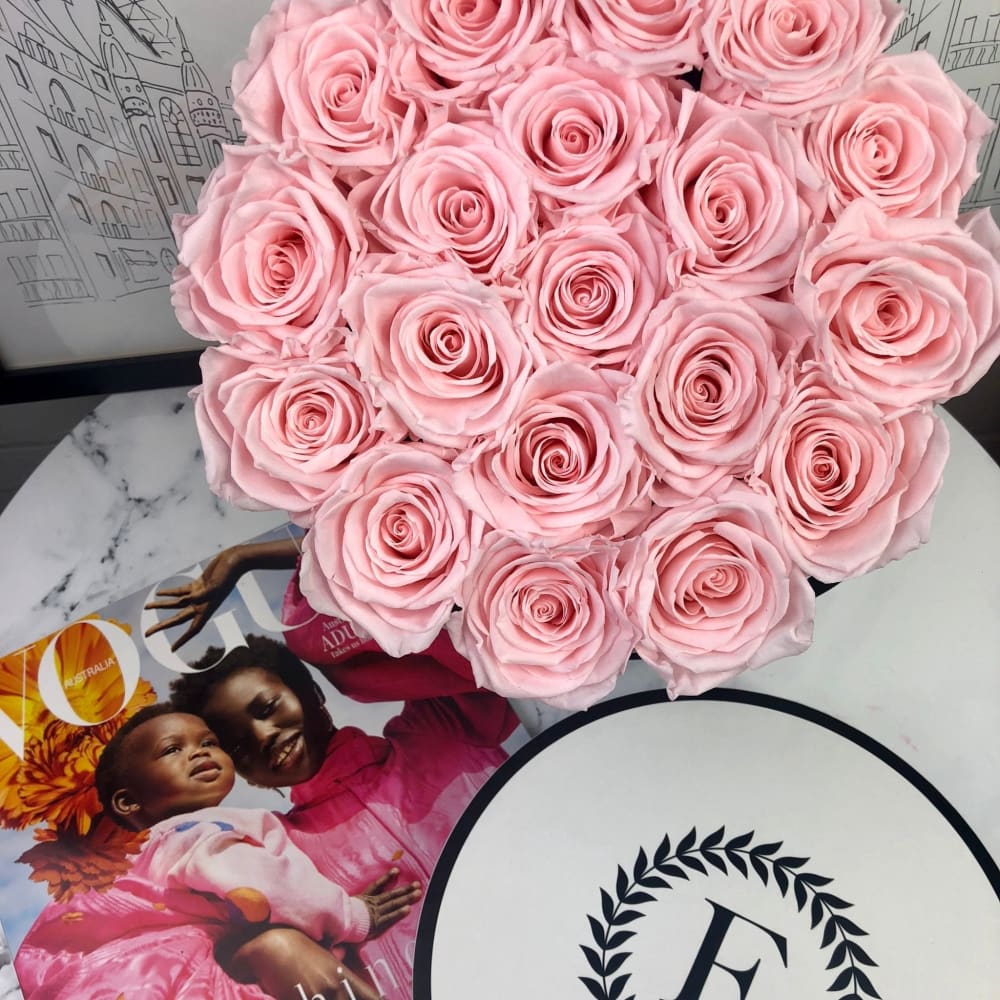 ROUND BOX: Signature Roses Soft Pink - Flowers