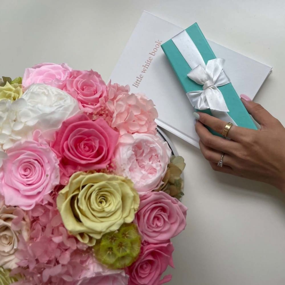 ROUND BOX: Summer Mix Preserved Flowers - Fleur Du Luxe