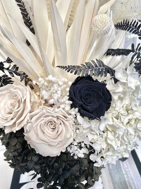 DRIED FLOWERS: Black & White Monochrome - Fleur Du Luxe
