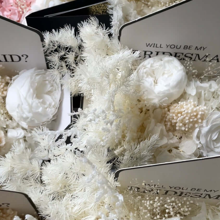 FLOWER ENVELOPE: Cream Flowers - Fleur Du Luxe